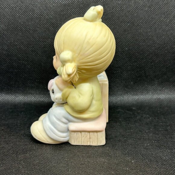 Precious Moments Collectors Club “Join in on the blessings”club figurine - Picture 4 of 5